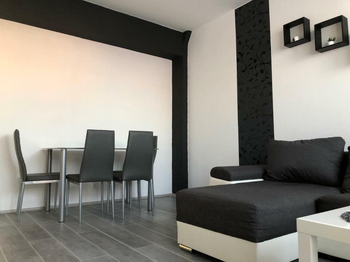 Dave Apartman Szeged Eksteriør bilde